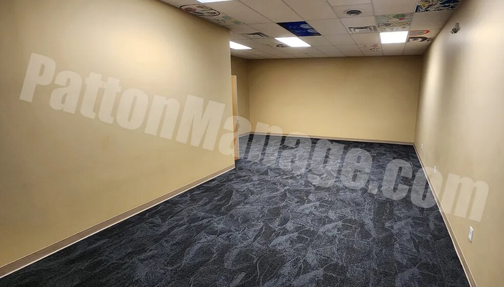 More Photos Of 6001 N US Highway 31, Whiteland General Retail For Sale