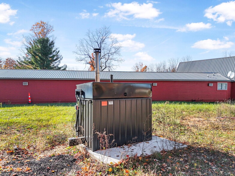 More Photos Of 10422 Cadillac Hwy, Thompsonville Hotel For Sale