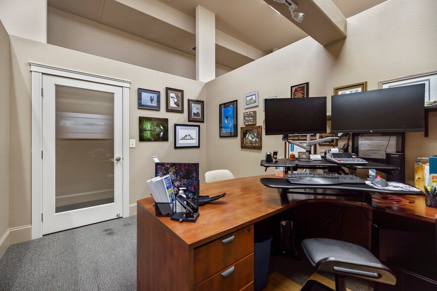 More Photos Of 513 Main St, Klamath Falls Specialty For Sale