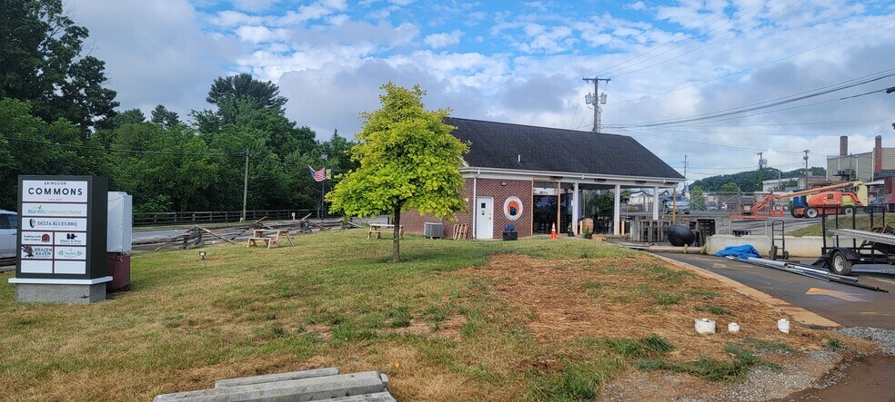 More Photos Of 238 W Main St, Abingdon Storefront Retail Office For Lease
