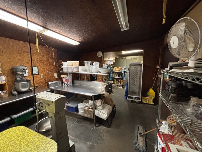 More Photos Of 138 Main Rd, Westhampton Restaurant For Lease