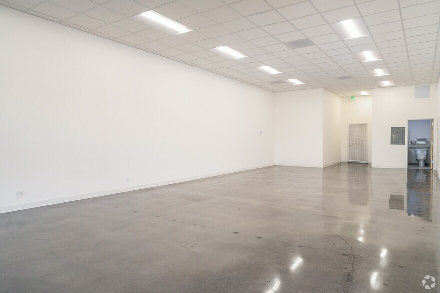 More Photos Of 44204-44276 10th St W, Lancaster Unknown For Lease