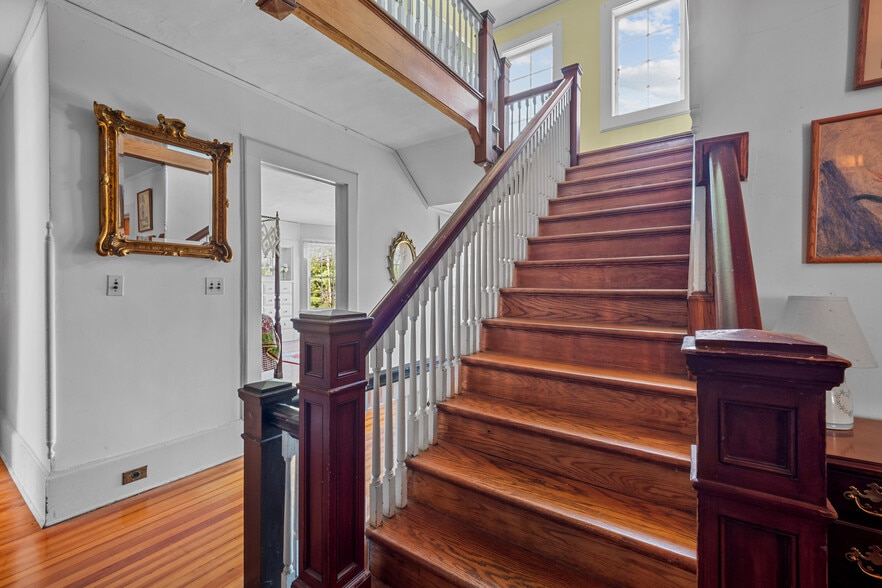 More Photos Of 535 Main Rd, Monterey Specialty For Sale