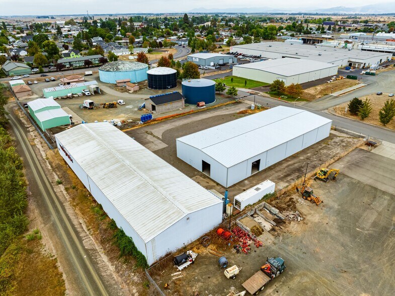 More Photos Of 810 S 2nd St, Harrisburg Warehouse For Lease