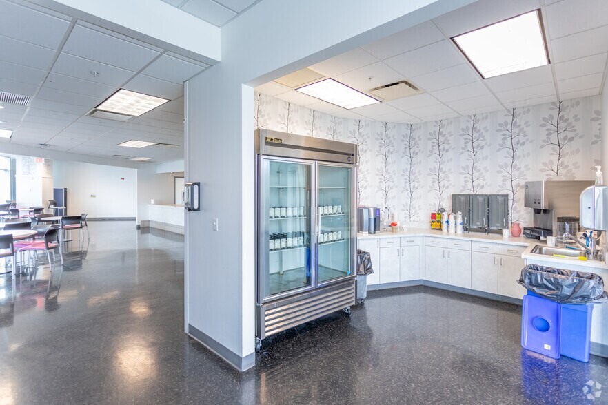 More Photos Of 655 Plum St, Cincinnati Office For Sale