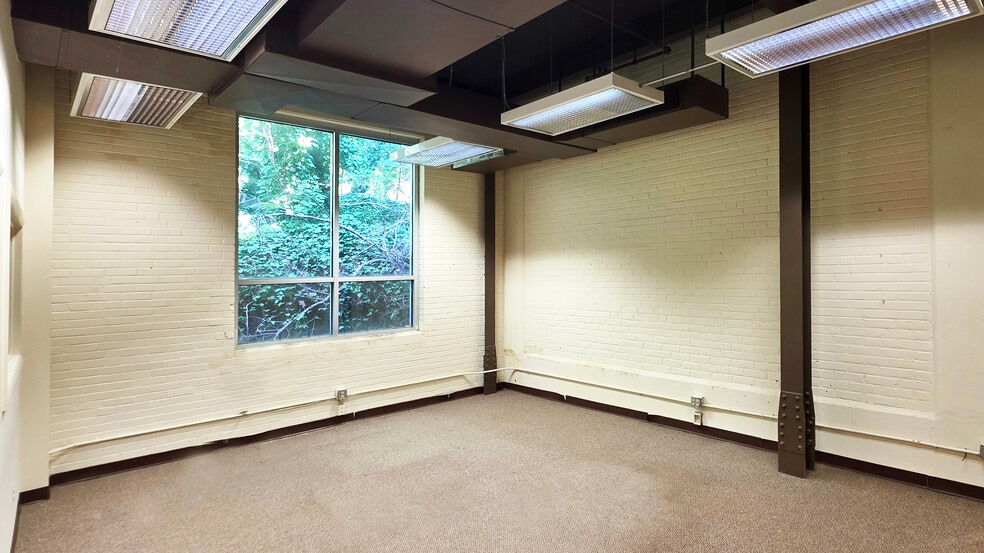 More Photos Of 3901 Main St, Philadelphia Office For Lease