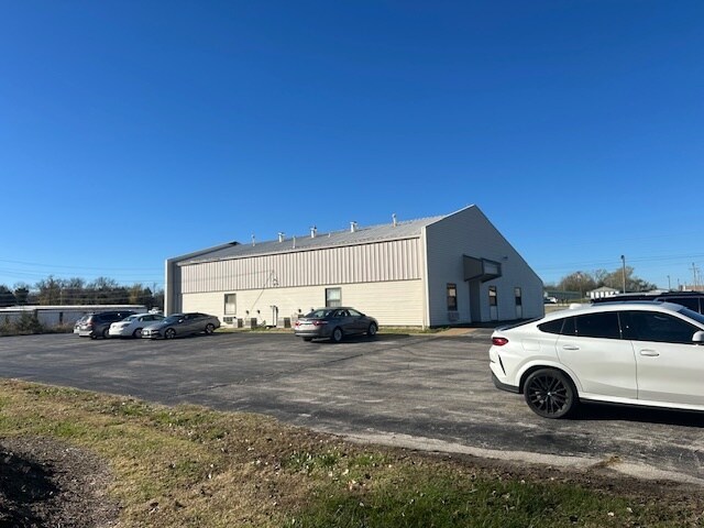 More Photos Of 3802 S Santa Fe Ave, Chanute Medical For Sale