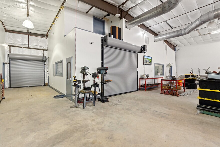 More Photos Of 101 Piper Ln, Spicewood Flex For Lease