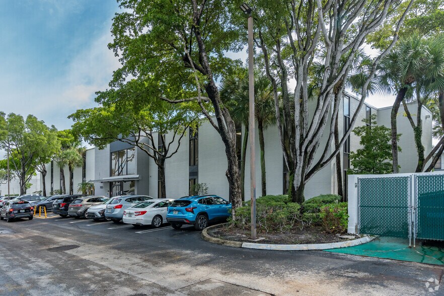 More Photos Of 7855 NW 12th St, Doral Office For Lease