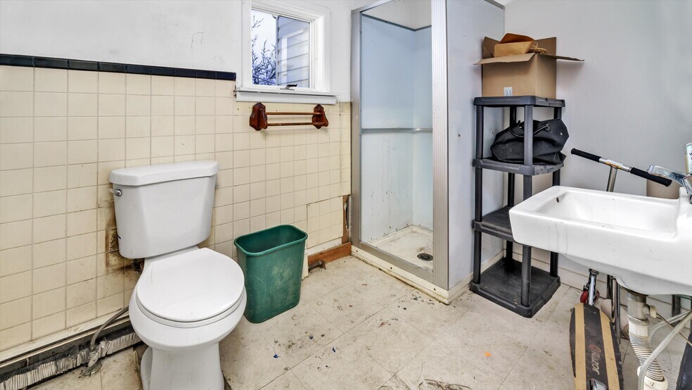 More Photos Of 32 Chichester Ave, Center Moriches Industrial For Sale