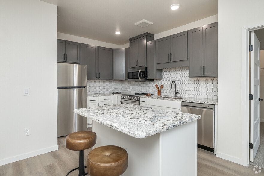 More Photos Of 28 7th St NE, Rochester Apartments For Sale