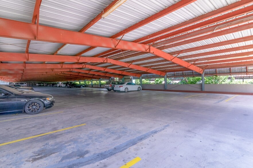 More Photos Of 2101 E Ben White Blvd, Austin Shelter For Sale