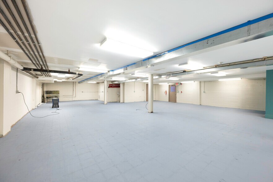 More Photos Of 342 Lexington Ave, Mount Kisco Light Distribution For Lease