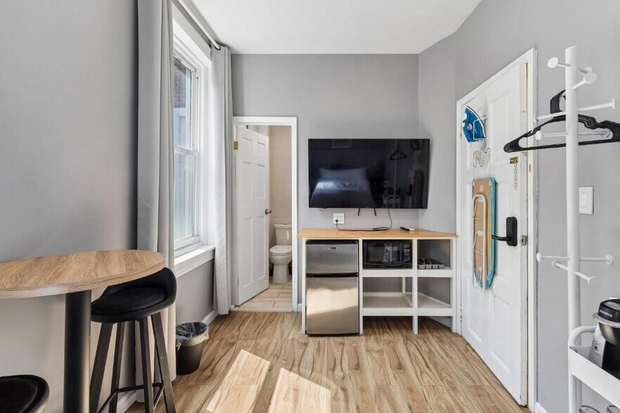 More Photos Of 1611 S Broad St, Philadelphia Specialty For Sale