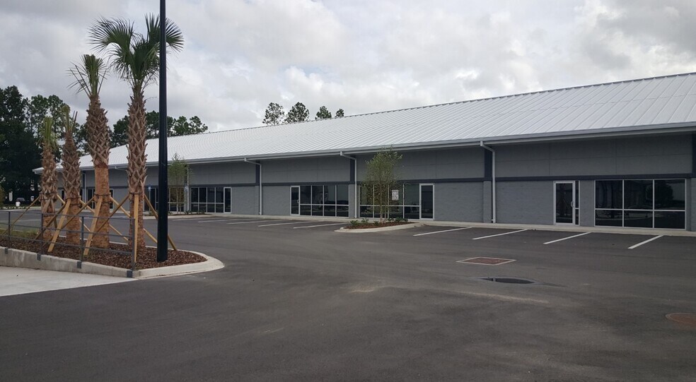 More Photos Of 8200 Cypress Plaza Dr, Jacksonville Light Distribution For Lease