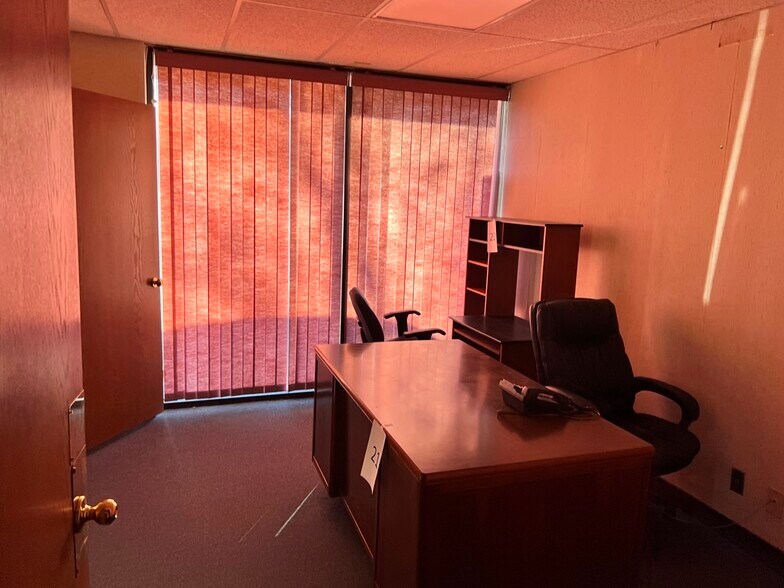More Photos Of 5546 S 79th East Pl, Tulsa Office For Lease