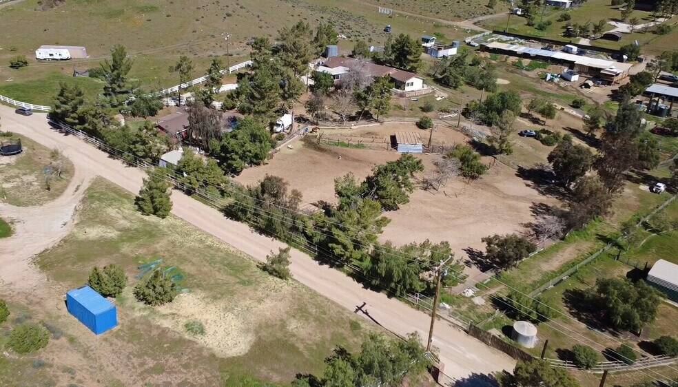 More Photos Of 33716 Hubbard Rd, Acton Flex For Lease