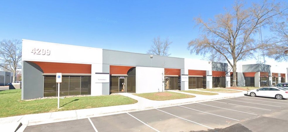 More Photos Of 4209 Stuart Andrew Blvd, Charlotte Light Distribution For Lease