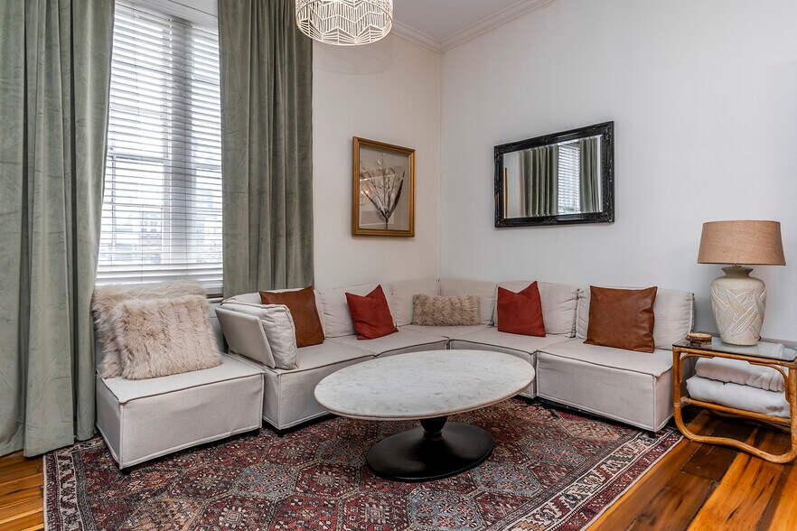 More Photos Of 302 W High St, Lexington Office Residential For Sale