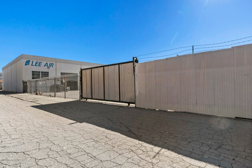 More Photos Of 7554 Clybourn Ave, Sun Valley Warehouse For Sale