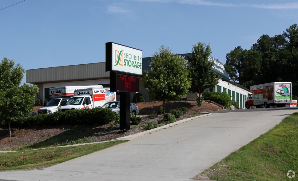 Primary Photo Of 1945 E Cornwallis Rd, Durham Self Storage For Lease