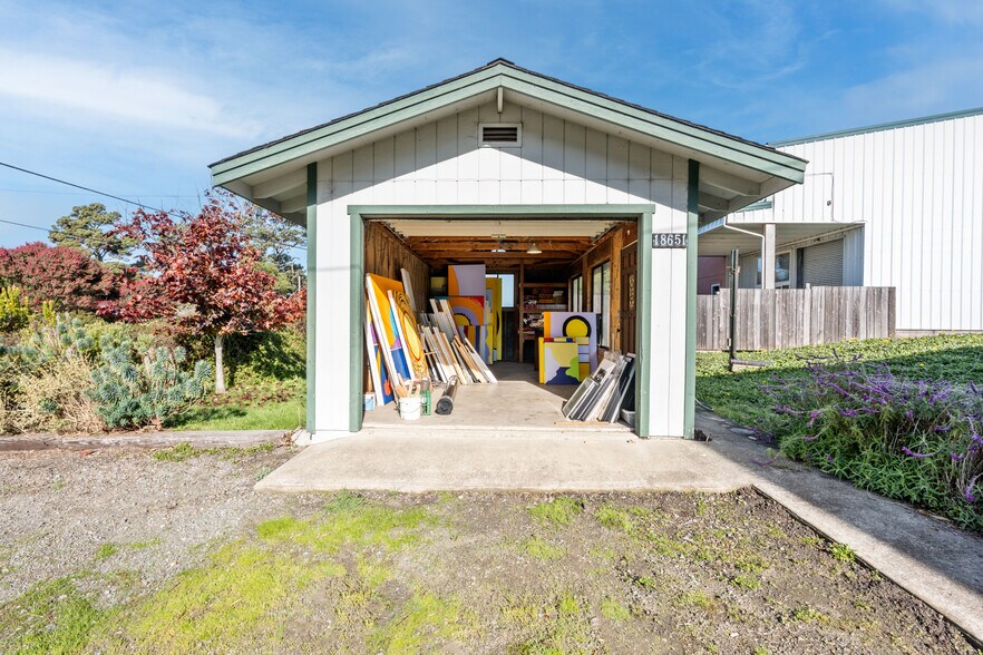 More Photos Of 18651 Old Coast Hwy, Fort Bragg Flex For Sale