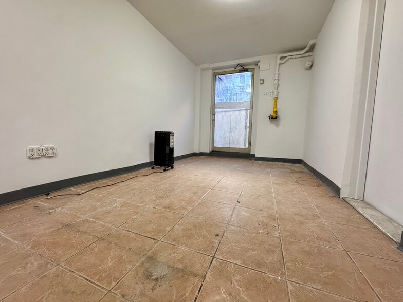 More Photos Of 26 Henry St, New York Apartments For Lease