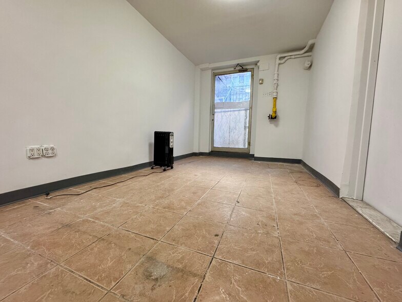 More Photos Of 26 Henry St, New York Apartments For Lease