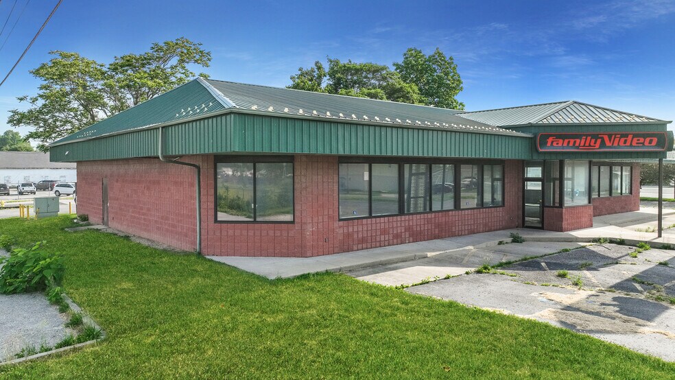 More Photos Of 3220 S Washington St, Marion Freestanding For Lease