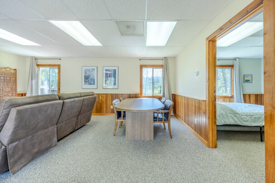 More Photos Of 45632 McKenzie Hwy, Vida Flex For Sale