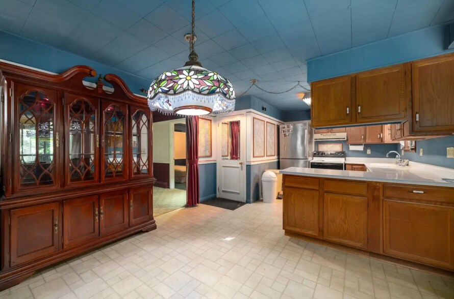 More Photos Of 1773 Superior St, Three Lakes Office For Sale