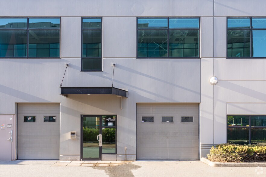 More Photos Of 50 Fell Av, North Vancouver Warehouse For Lease
