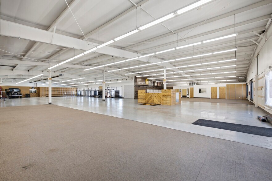 More Photos Of 2015-2017 2nd Ave, Greeley Warehouse For Lease