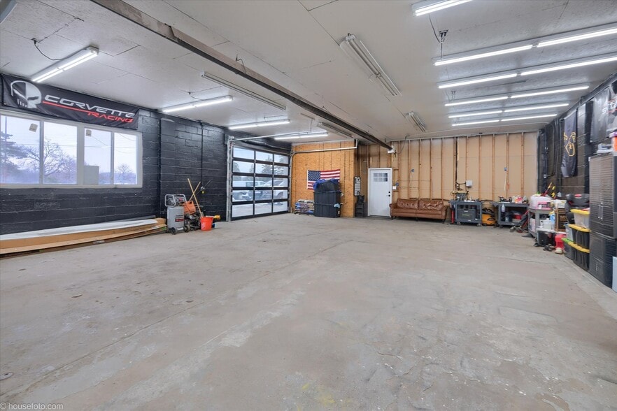 More Photos Of 5482 Miller Rd, Swartz Creek Auto Repair For Sale