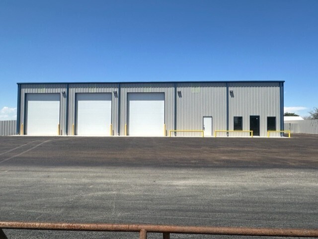 More Photos Of 4424 W 8th St, Odessa Industrial For Lease