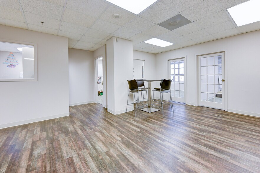 More Photos Of 118-120 W Adams St, Jacksonville Loft Creative Space For Lease