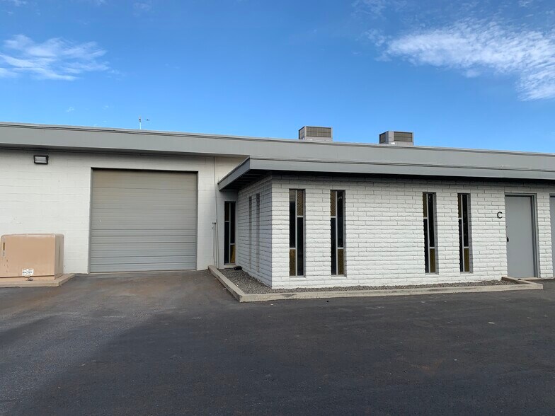 More Photos Of 1930 W Durango St, Phoenix Distribution For Lease