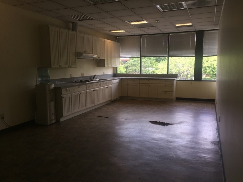 More Photos Of 401 W Lincoln Ave, Anaheim Office For Lease