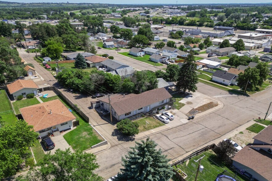 More Photos Of 304 10th Ave NW, Mandan Multifamily For Sale