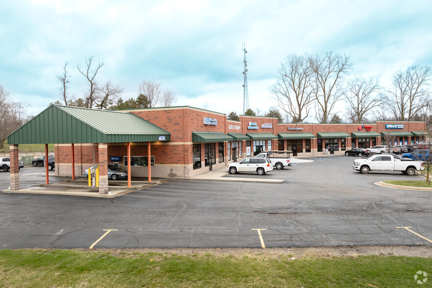 Primary Photo Of 1325 N Main St, Adrian Freestanding For Sale