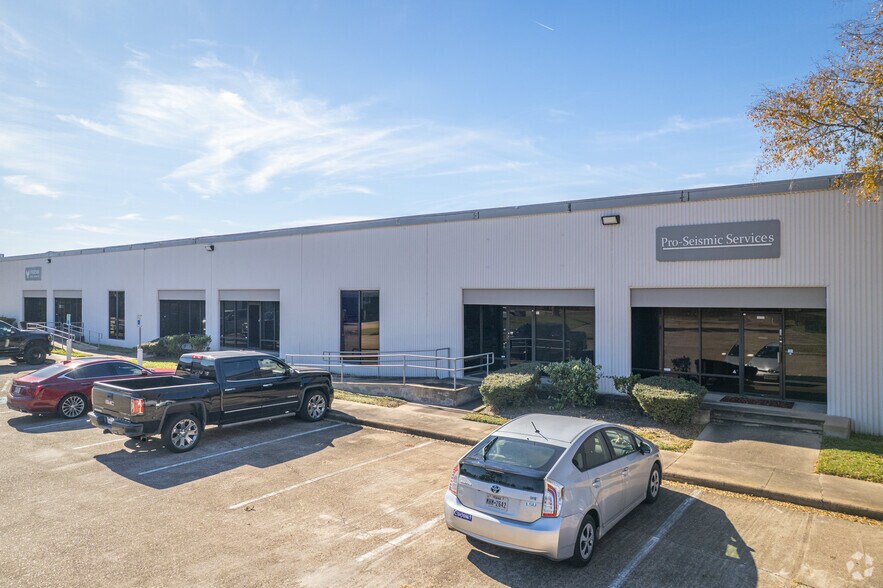 More Photos Of 5201-5227 Langfield Rd, Houston Unknown For Lease