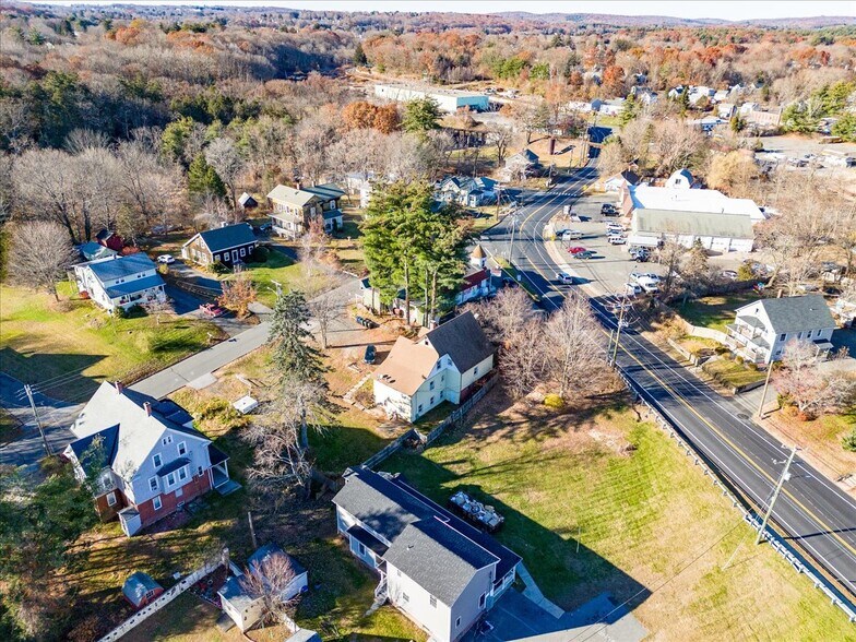 More Photos Of 166 S Riverside Ave, Pequabuck Freestanding For Sale