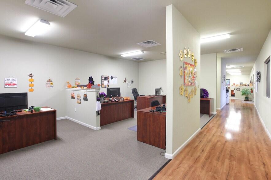 More Photos Of 8860 Oakland Rd, San Antonio Office For Sale