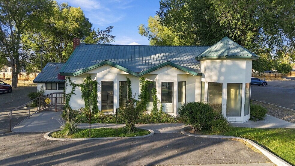 More Photos Of 1671 US Highway 395 N, Minden Office For Sale