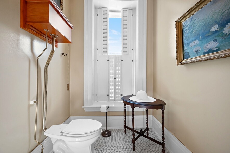 More Photos Of 403 E Adams St, Sandusky Hospitality For Sale