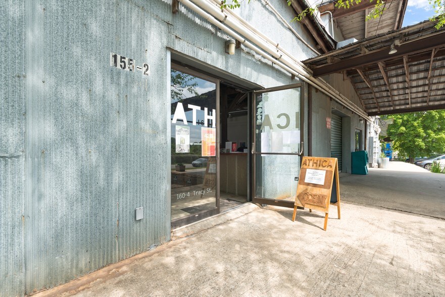 More Photos Of 160 Tracy St, Athens Flex For Lease