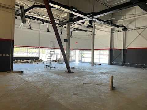 More Photos Of 2915 Gillespie St, Fayetteville Flex For Sale