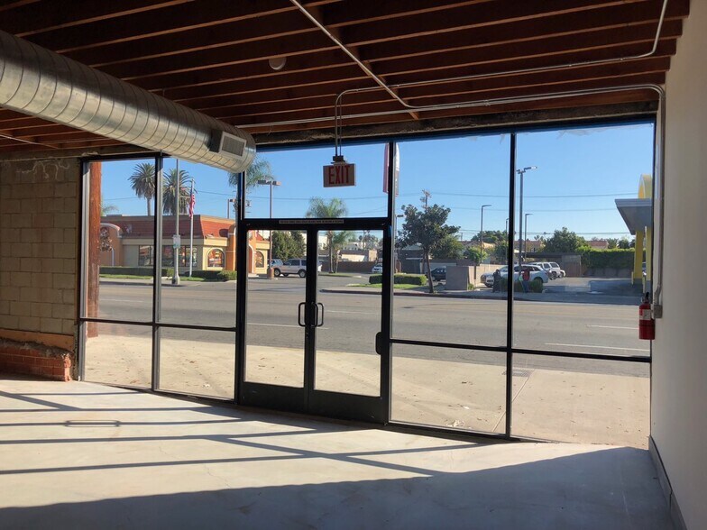 More Photos Of 2821-2825 Crenshaw Blvd, Los Angeles Storefront For Lease