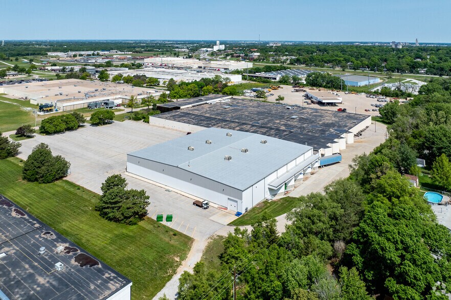 More Photos Of 4700 S 19th St, Lincoln Warehouse For Lease