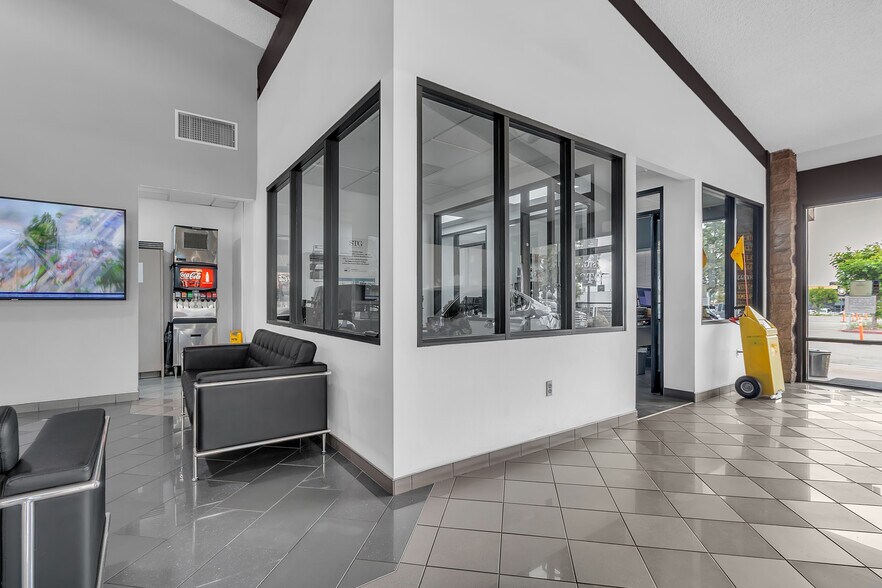 More Photos Of 10325 Central Ave, Montclair Auto Dealership For Lease